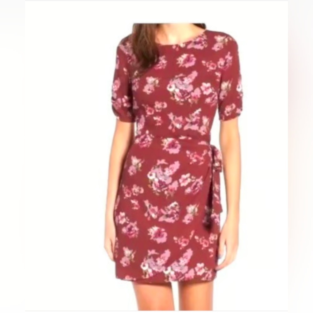 Astr The Label, Size Small Floral Wrap Dress,‎ Smocked Half Sleeve, Maroon